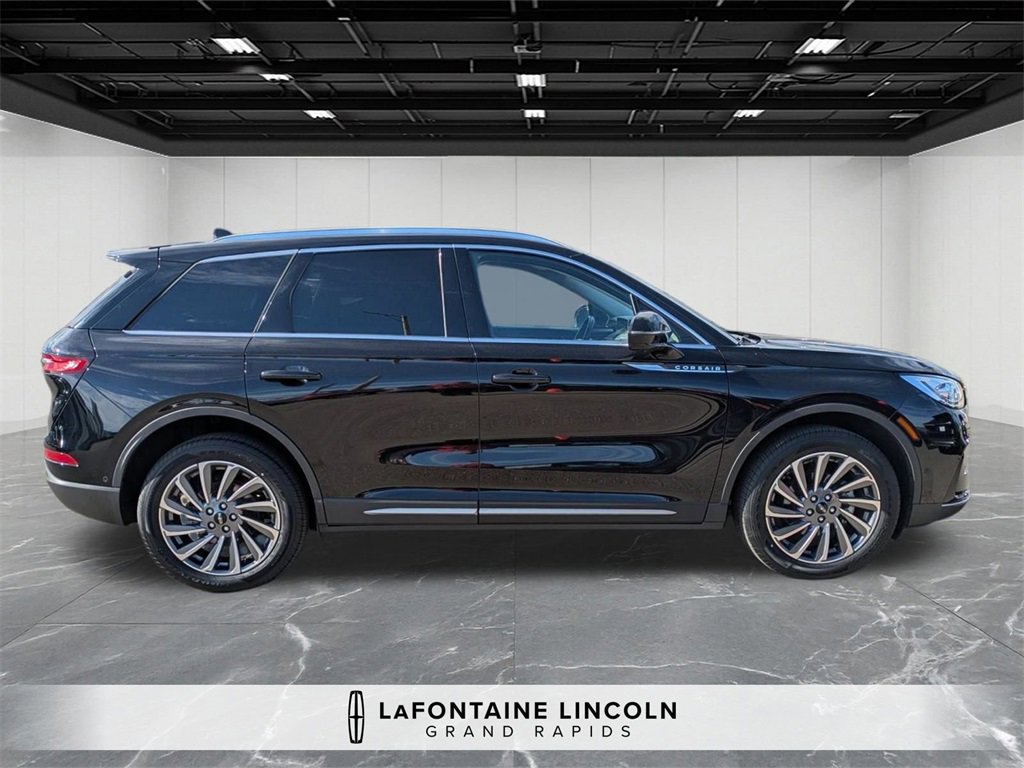 Used 2023 Lincoln Corsair Reserve w/ Equipment Group 202A image 6