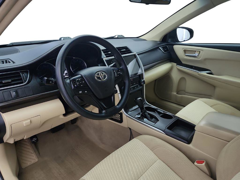 Used 2017 Toyota Camry LE image 10
