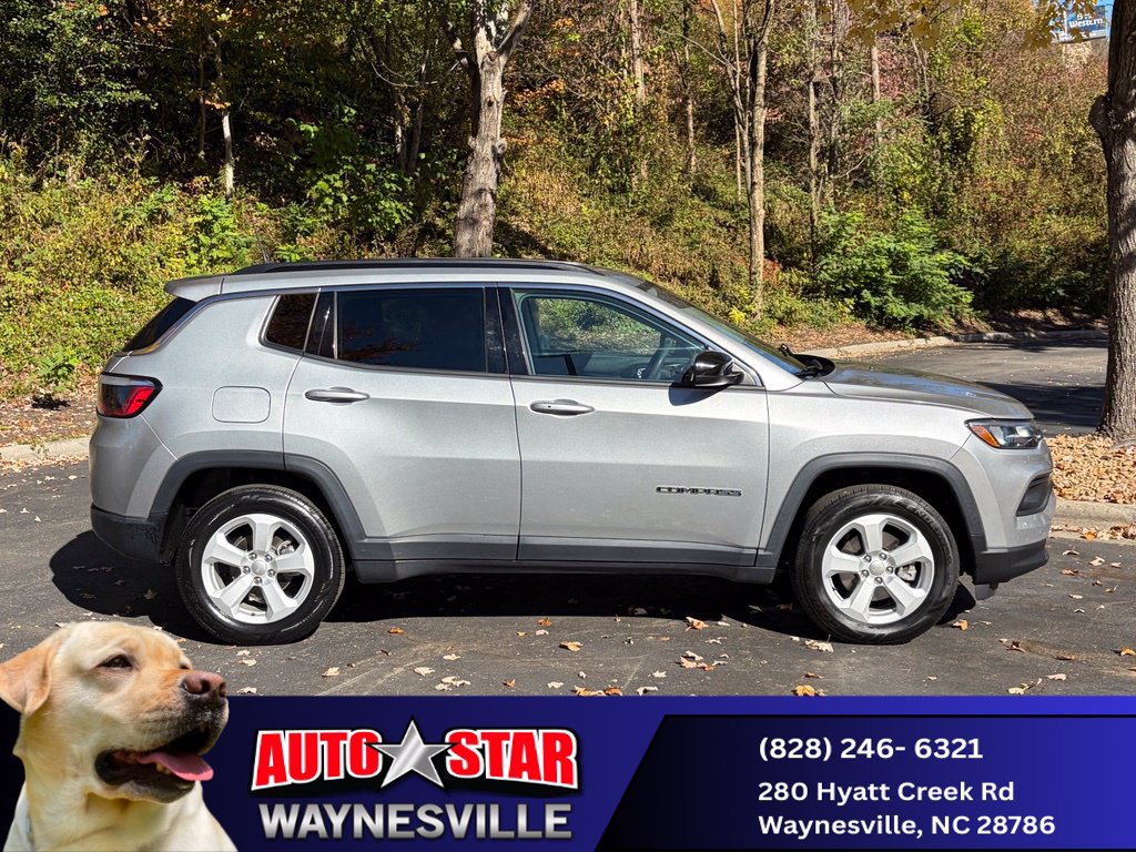 Used 2022 Jeep Compass Latitude AWD/4WD image 2