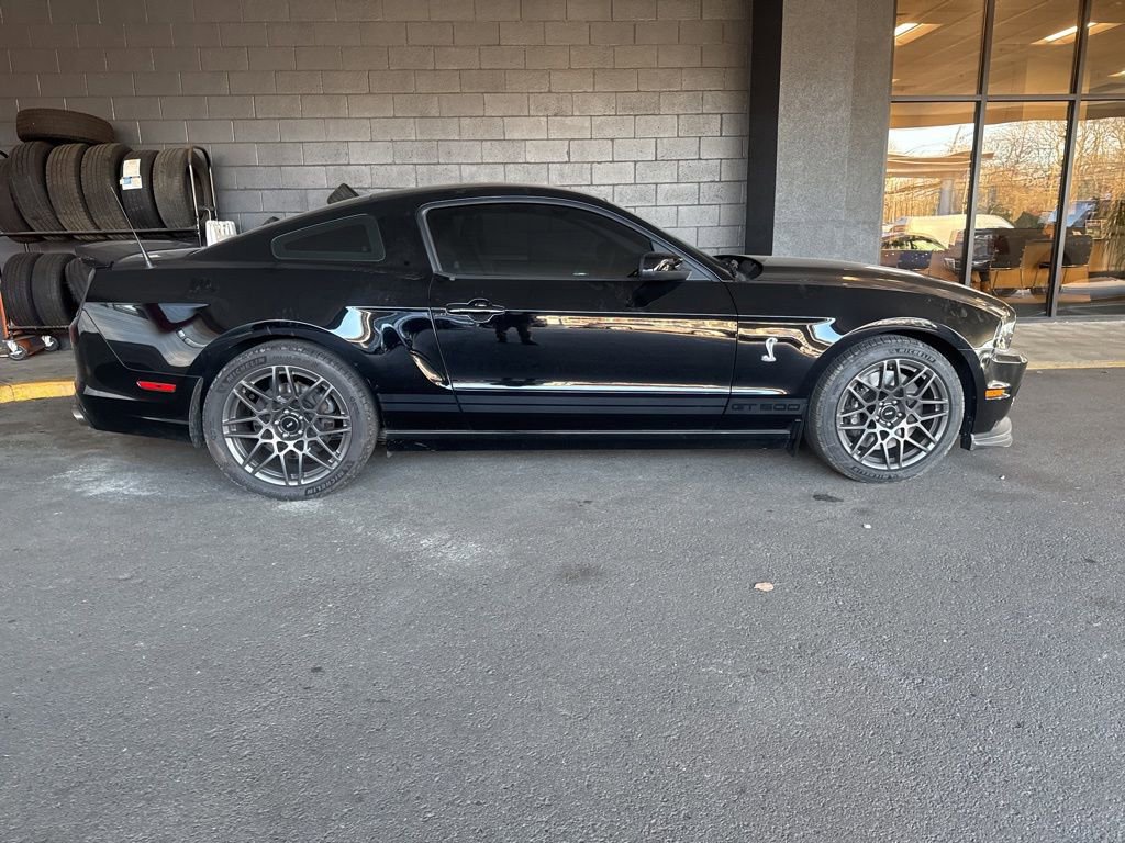 Used 2013 Ford Mustang Shelby GT500 image 2