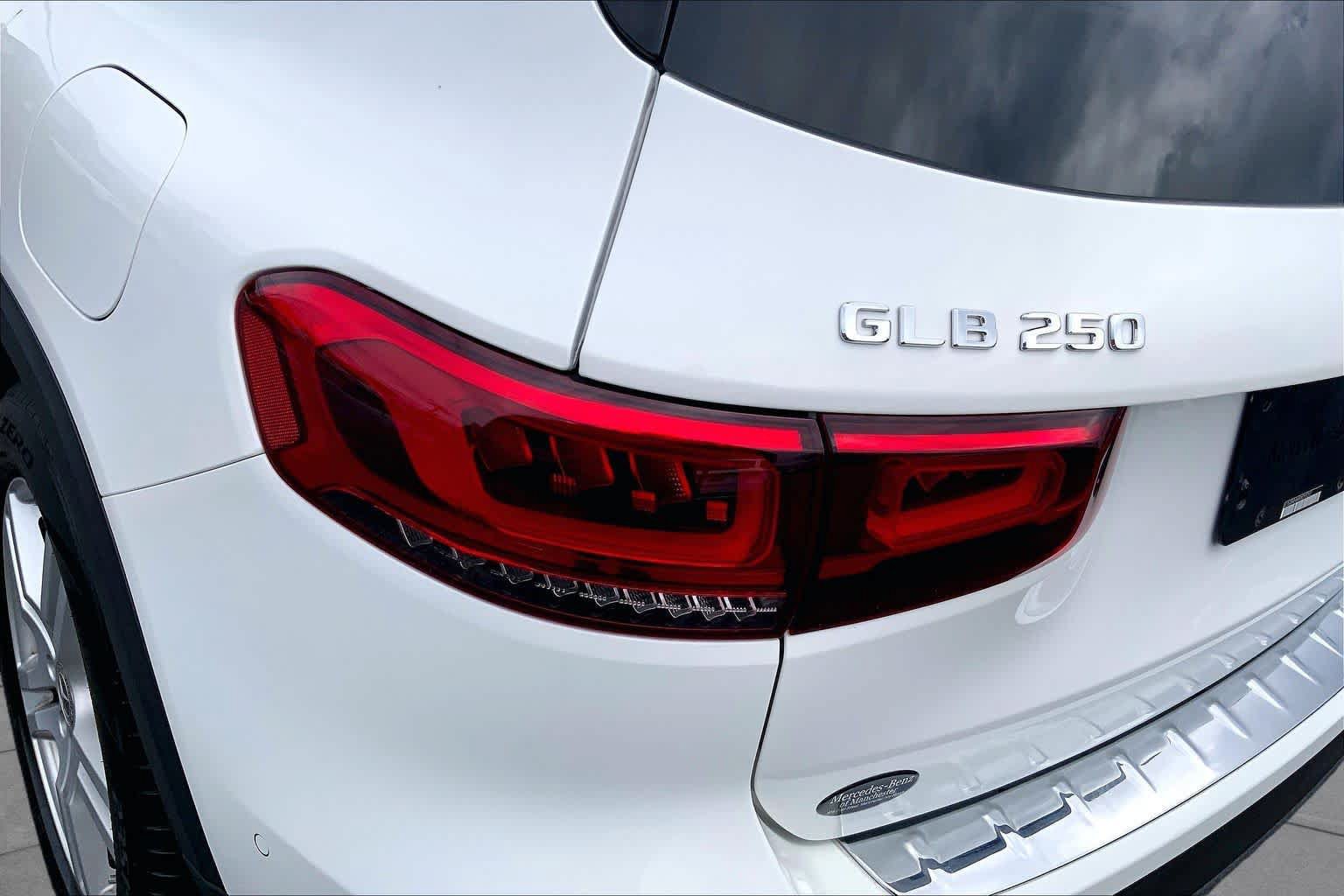 Used 2023 Mercedes-Benz GLB 250 4MATIC image 27