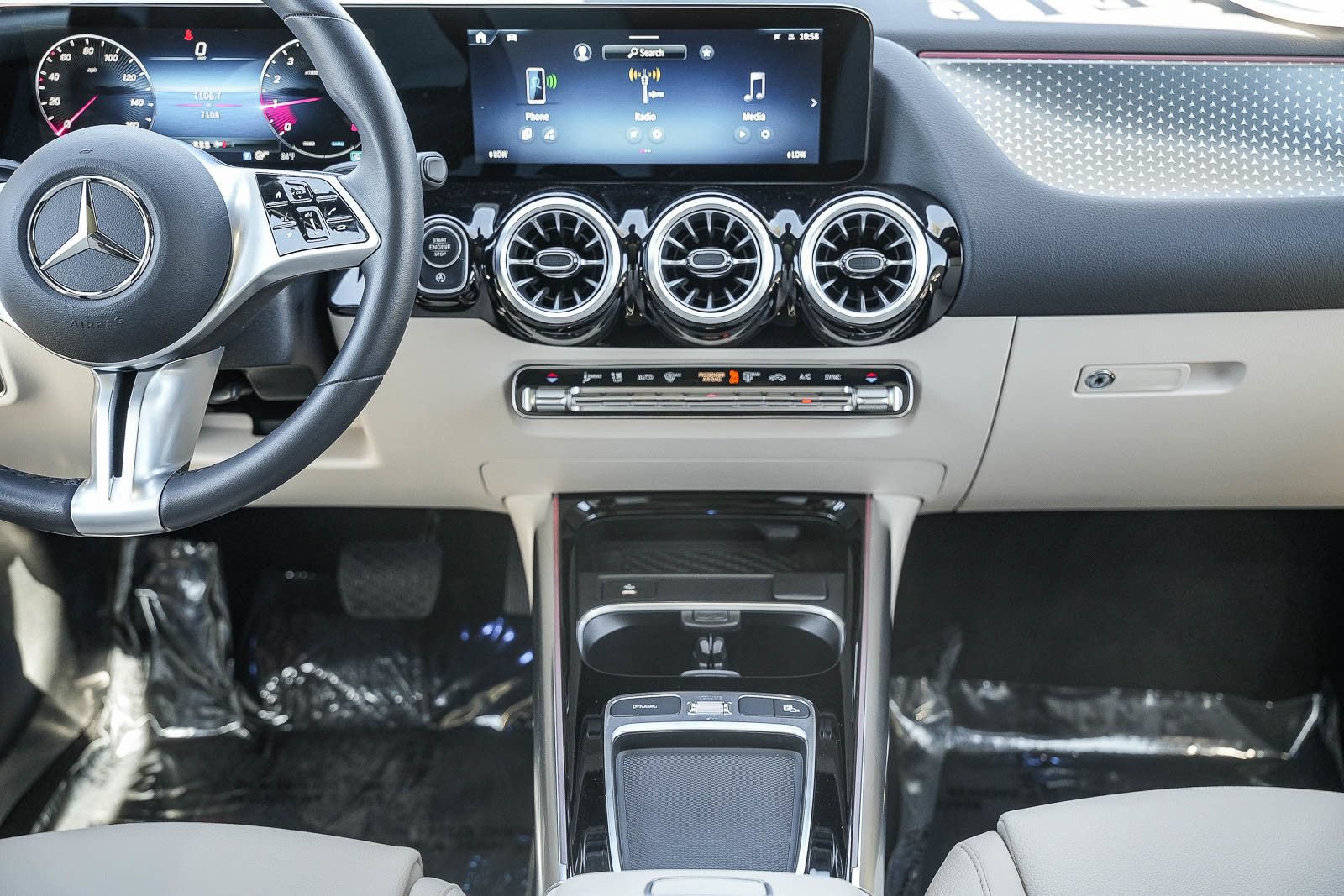 Certified 2025 Mercedes-Benz GLA 250 4MATIC image 13