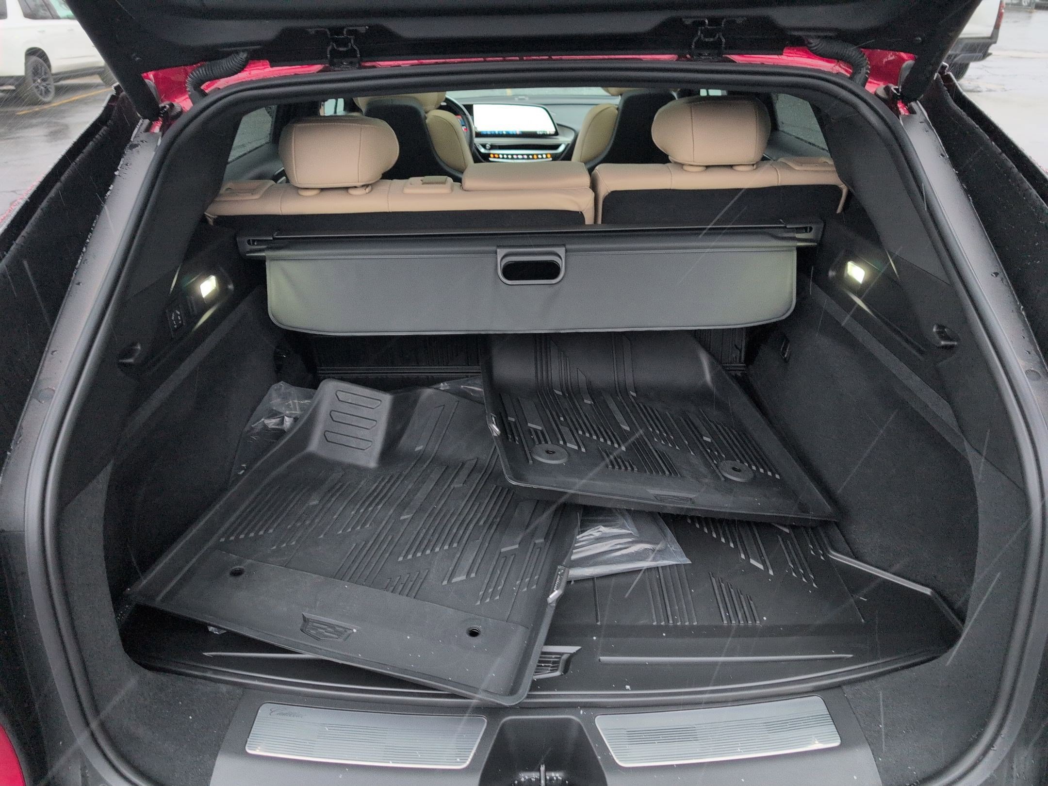 Used 2025 Cadillac Lyriq Luxury image 32