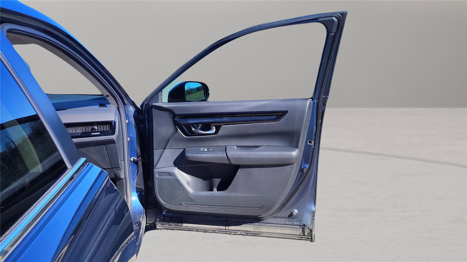 Used 2023 Honda CR-V EX-L image 25