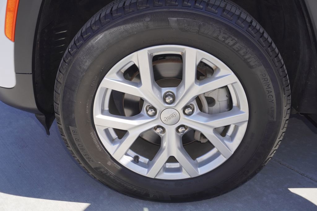 Used 2023 Jeep Grand Cherokee Limited image 23