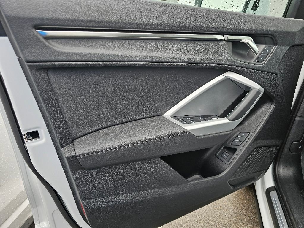 New 2025 Audi Q3 2.0T Premium image 36