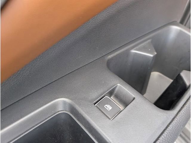 Used 2024 Nissan Pathfinder Platinum w/ Cargo Package image 12