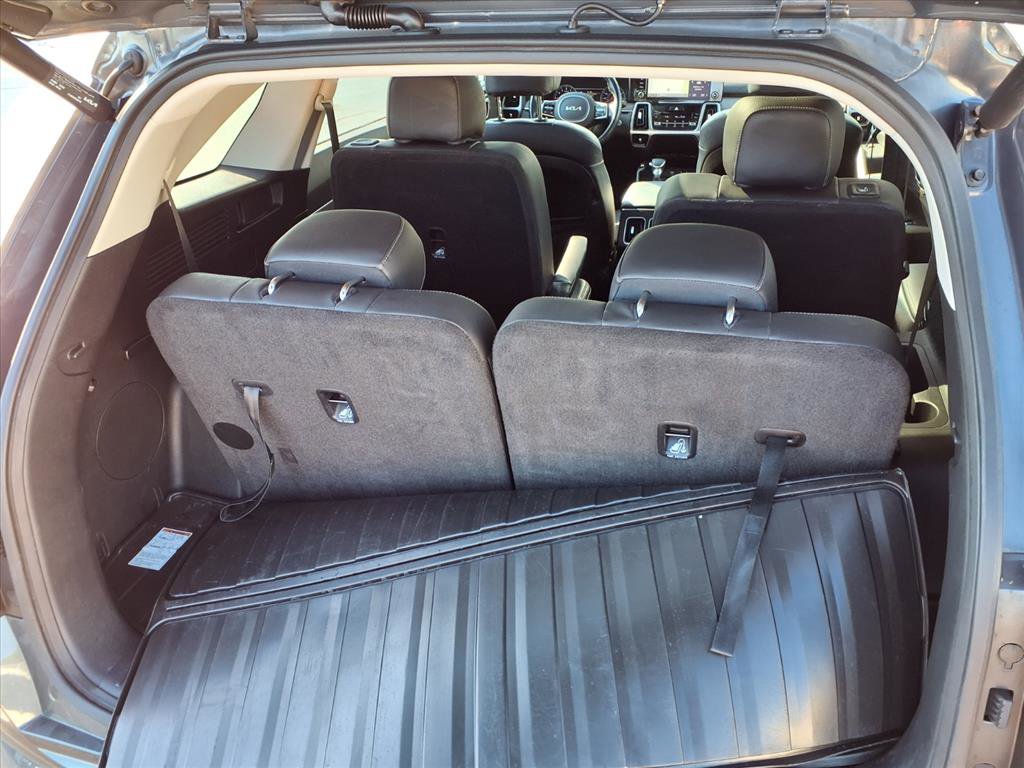 Used 2022 Kia Sorento EX w/ Panoramic Sunroof Package image 28