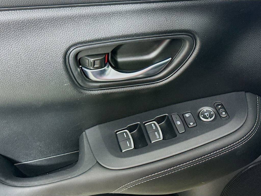 Certified 2025 Honda HR-V EX-L image 21