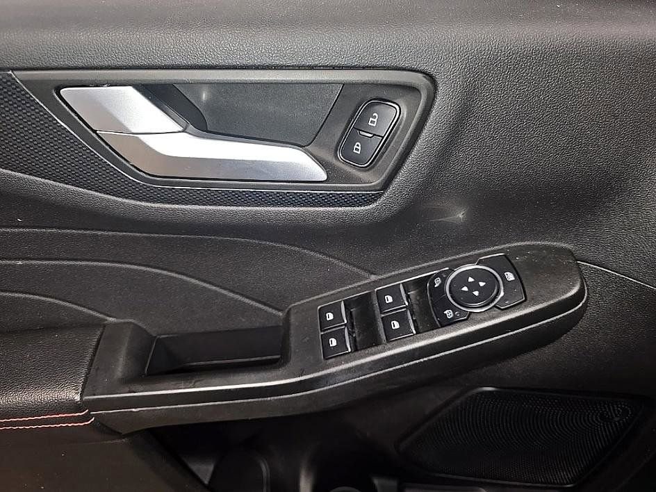 Used 2023 Ford Escape ST-Line w/ Tech Pack #1 image 11