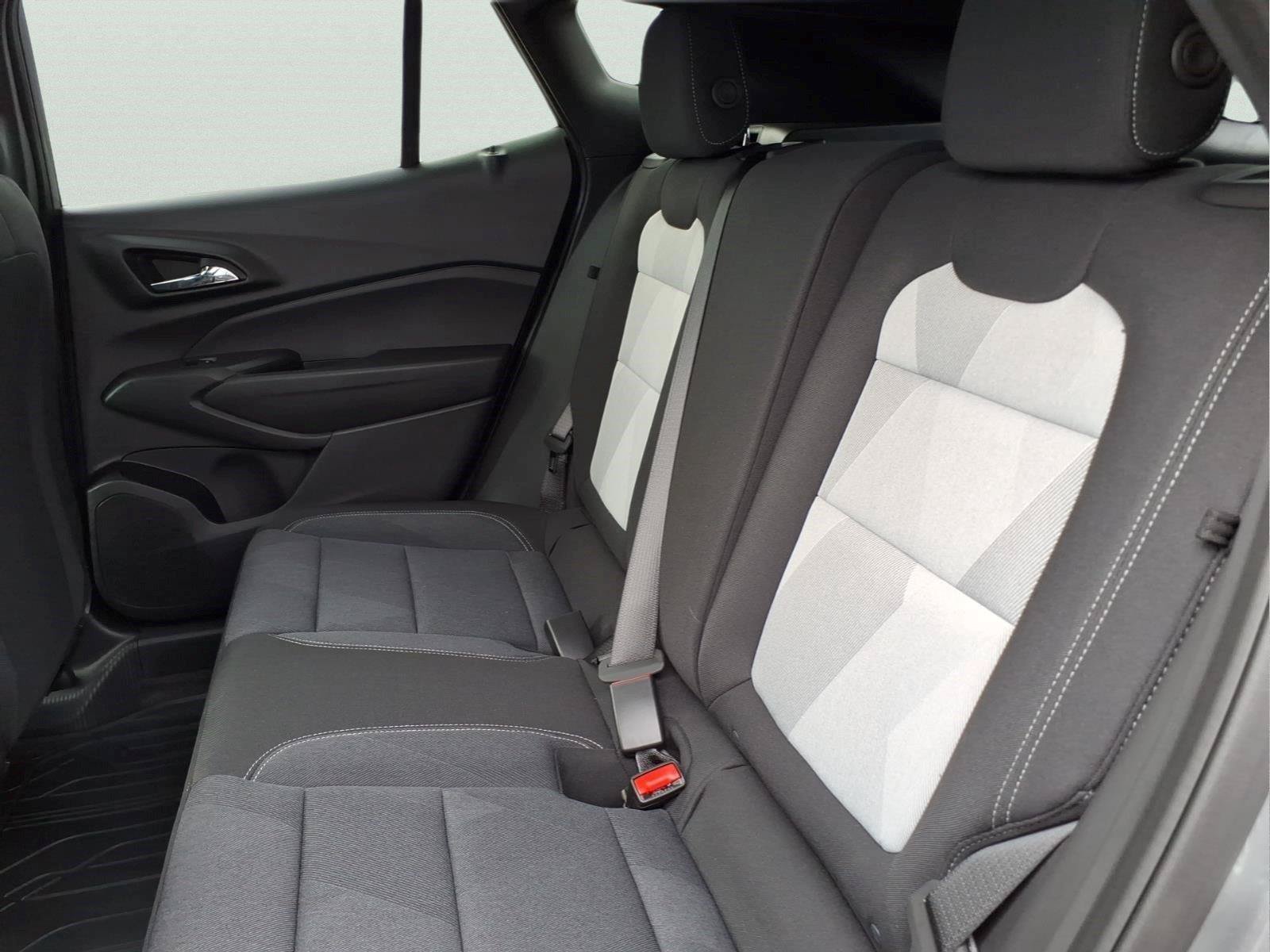 New 2026 Chevrolet Trax RS w/ Sunroof Package FWD image 11