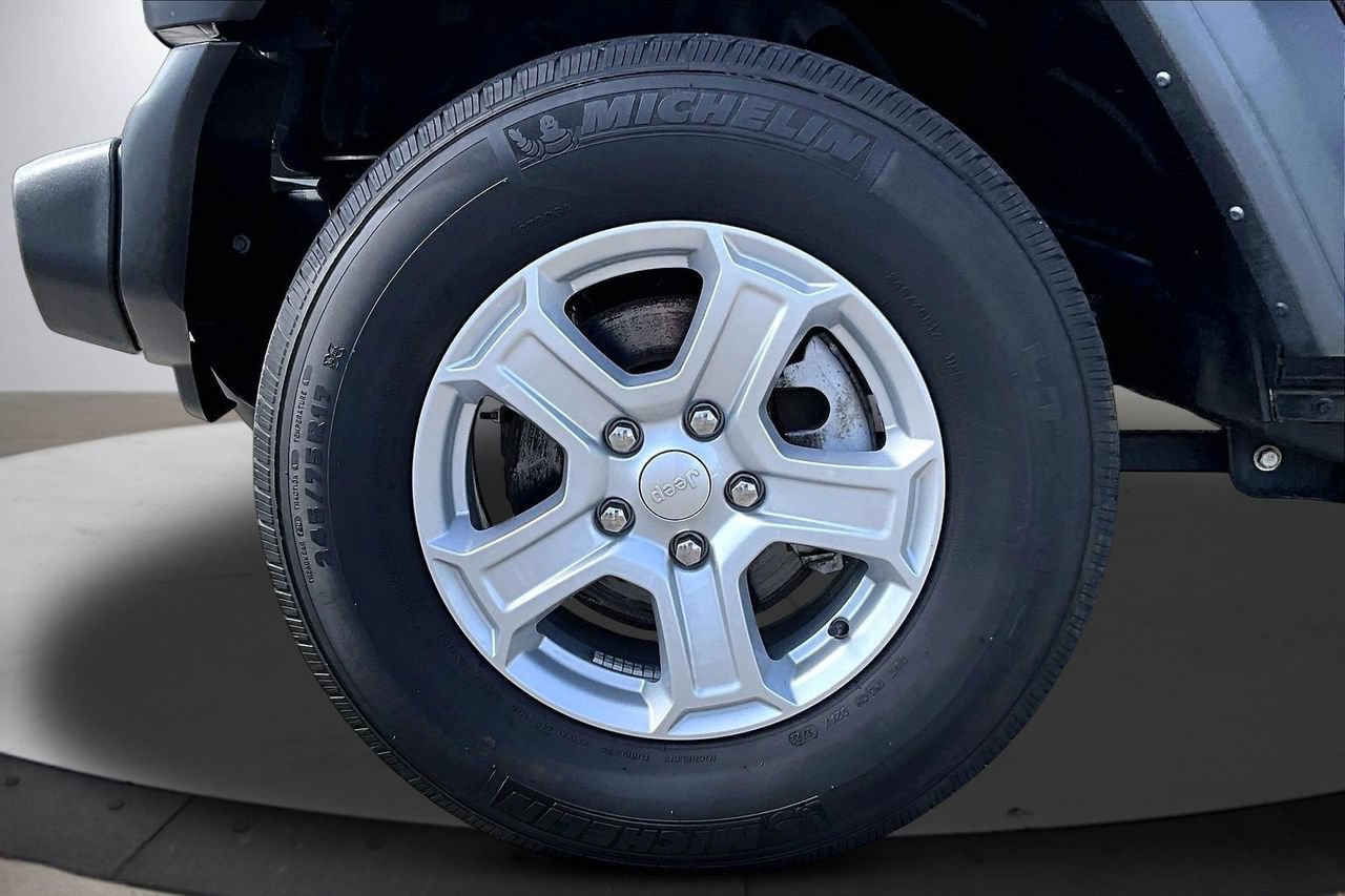 Used 2023 Jeep Wrangler Unlimited Sport AWD/4WD image 31