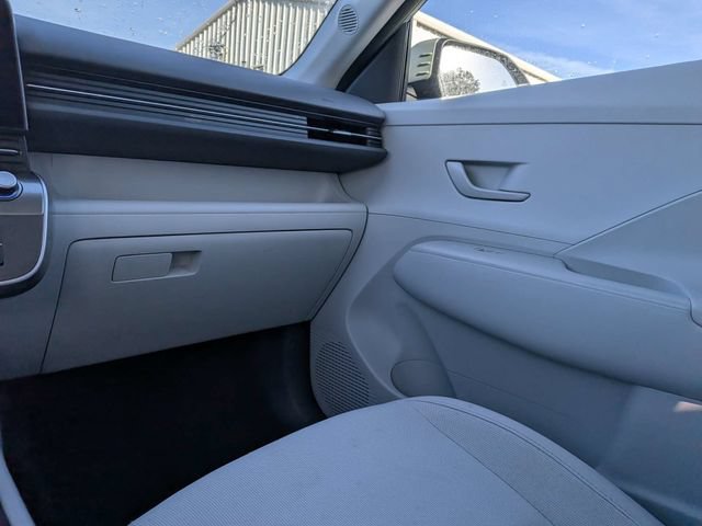 Used 2025 Hyundai Kona SEL FWD image 17