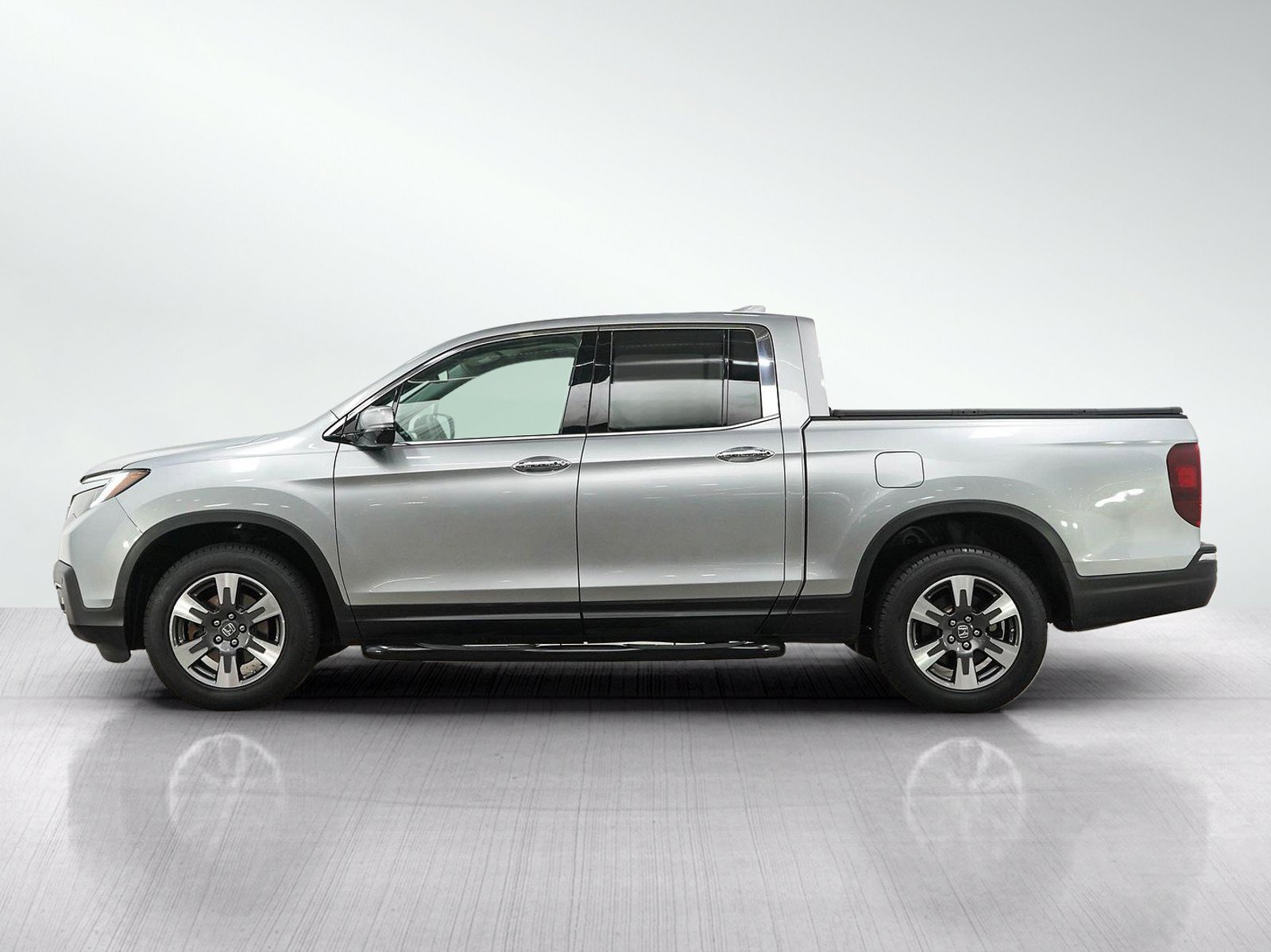 Used 2017 Honda Ridgeline RTL-E image 2