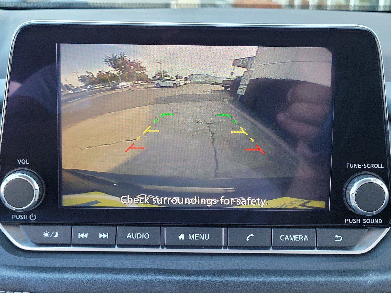 Used 2023 Nissan Rogue SV FWD image 11