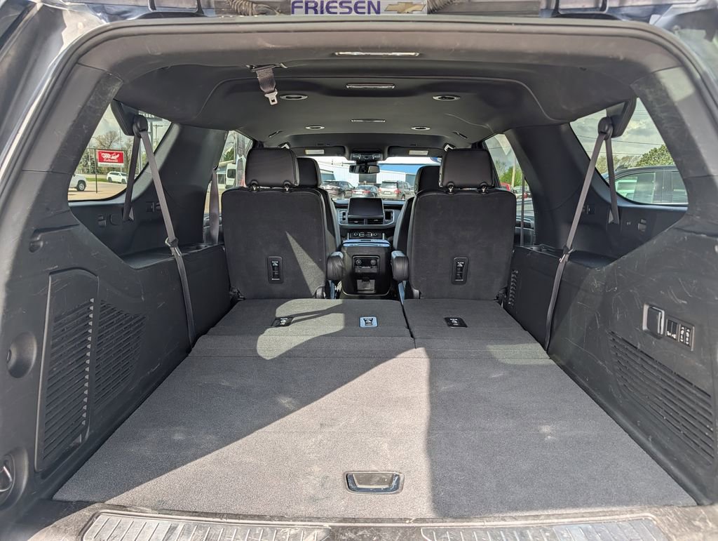 Used 2023 Chevrolet Suburban Premier AWD/4WD image 21