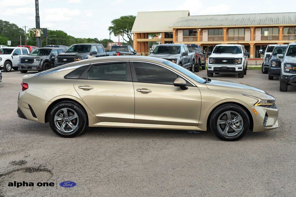 Used 2022 Kia K5 LXS FWD image 4