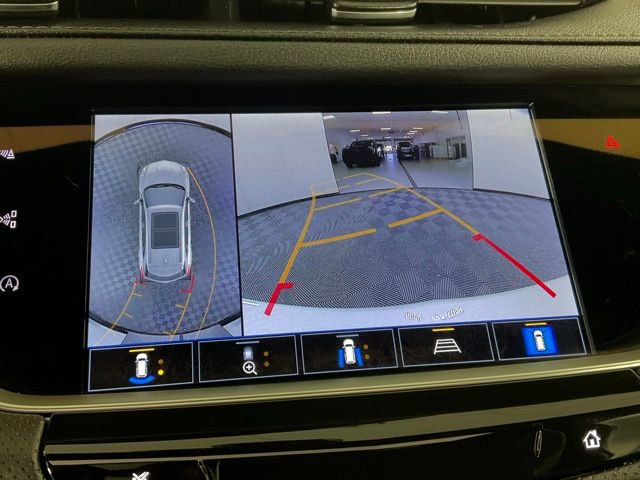 Used 2025 Cadillac XT5 Premium Luxury w/ Technology Package image 9