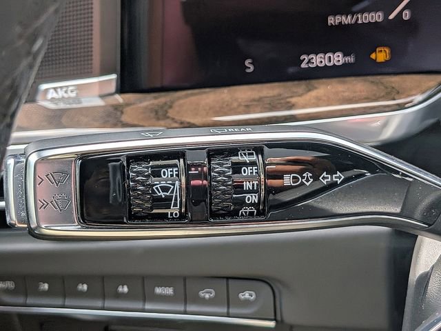 Used 2025 Cadillac Escalade ESV Premium Luxury Platinum w/ LPO, Floor Liner Package AWD/4WD image 28