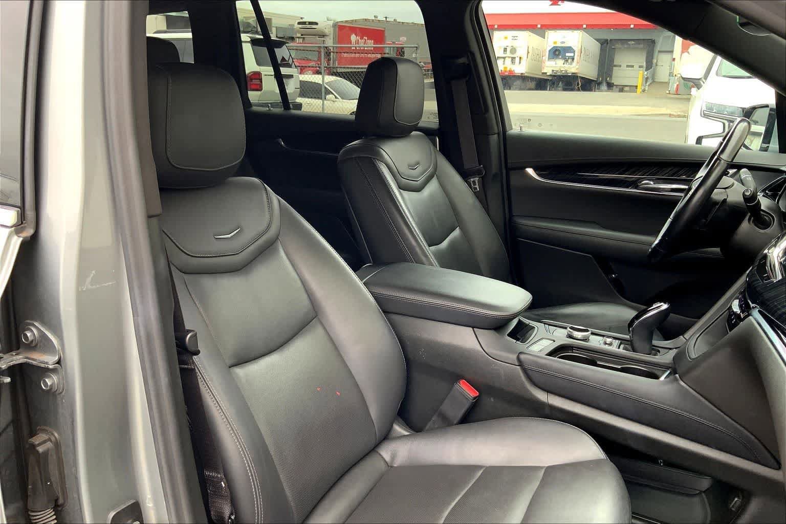 Used 2024 Cadillac XT6 Premium Luxury image 14