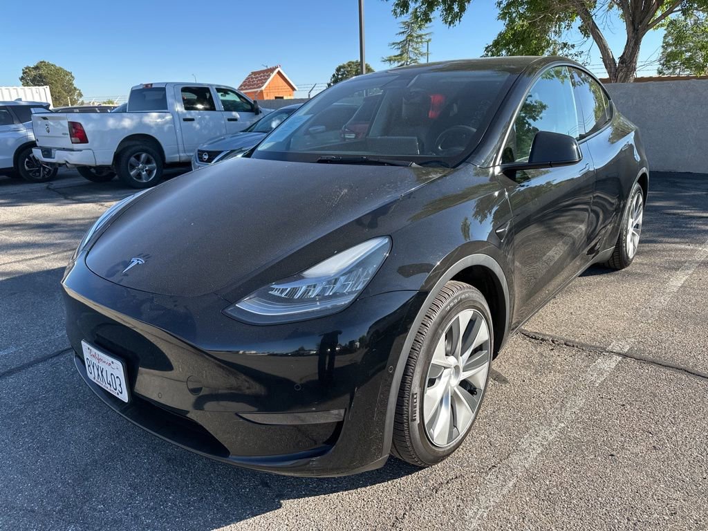 Used 2021 Tesla Model Y Long Range image 2