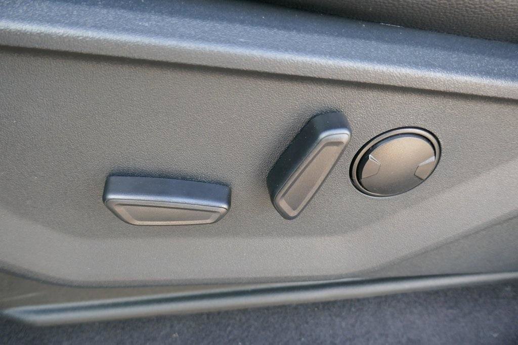 New 2025 Ford F150 Lariat w/ Equipment Group 501A Mid image 16