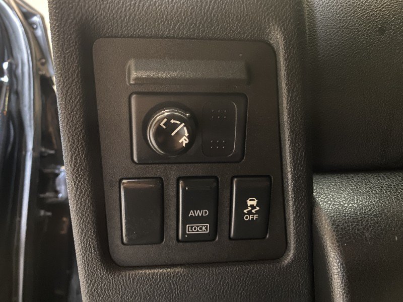 Used 2013 Nissan Rogue SV AWD/4WD image 32