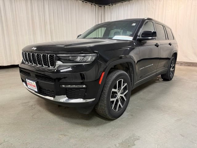 Used 2024 Jeep Grand Cherokee L Limited w/ Trailer Tow Package AWD/4WD image 11