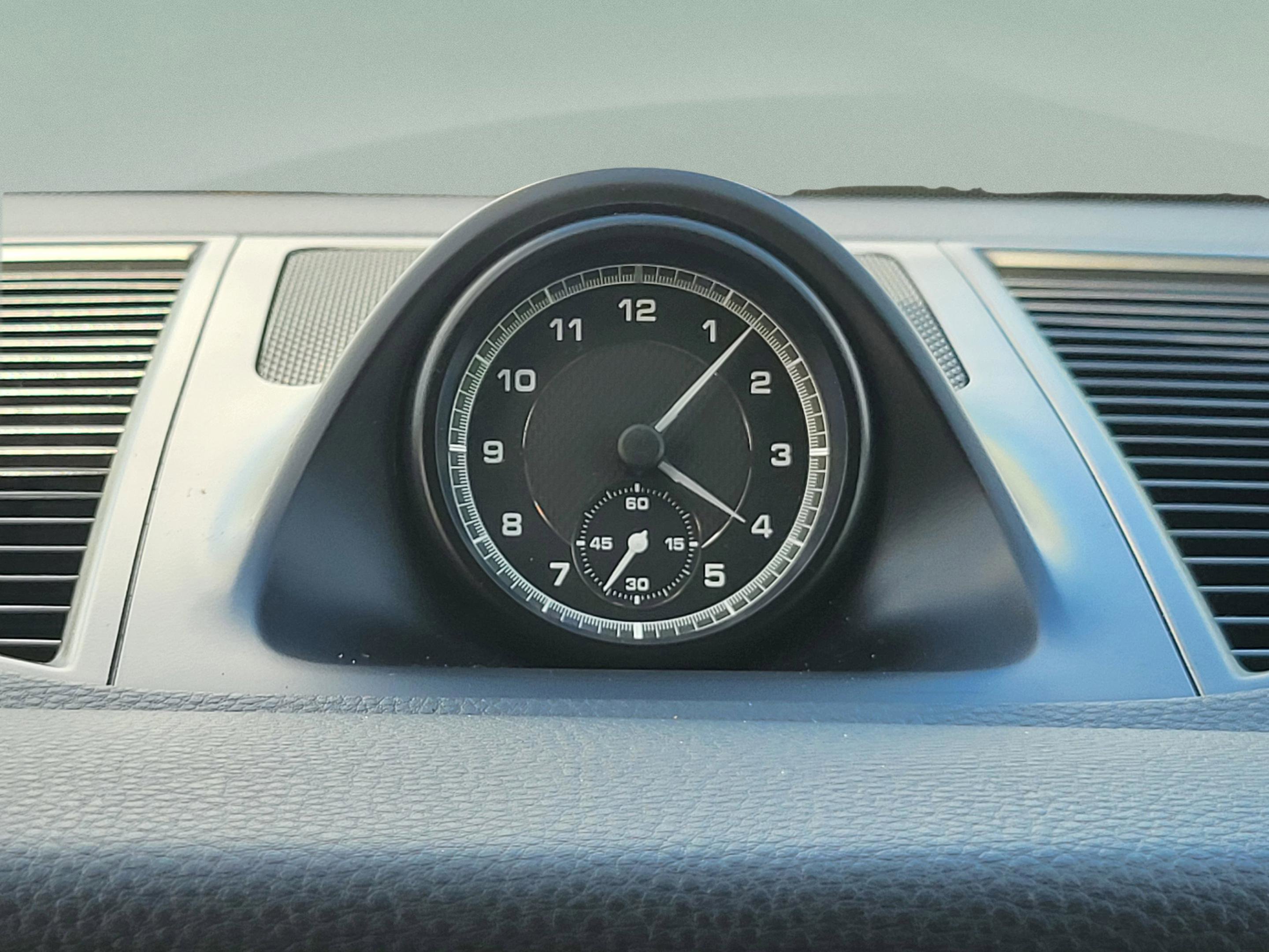 Used 2023 Porsche Macan AWD/4WD image 42