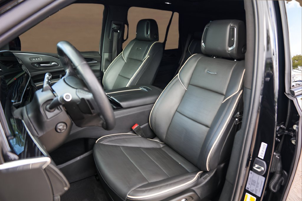 Used 2023 Cadillac Escalade Sport w/ Touring Package AWD/4WD image 7