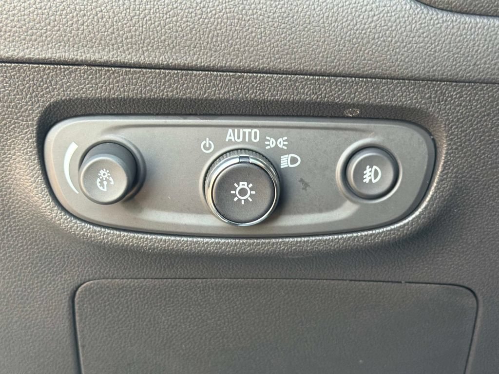 Used 2023 Buick Encore GX Select FWD image 32