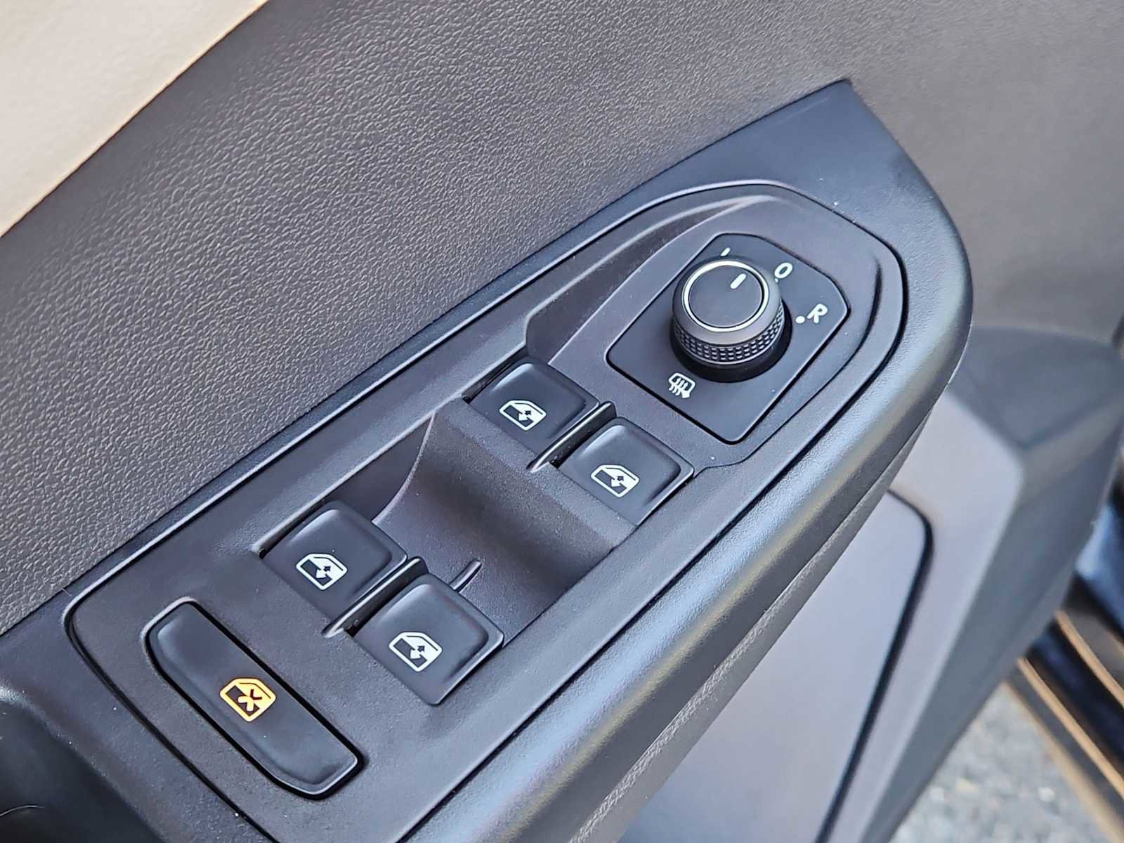 Used 2025 Volkswagen Taos S AWD/4WD image 24