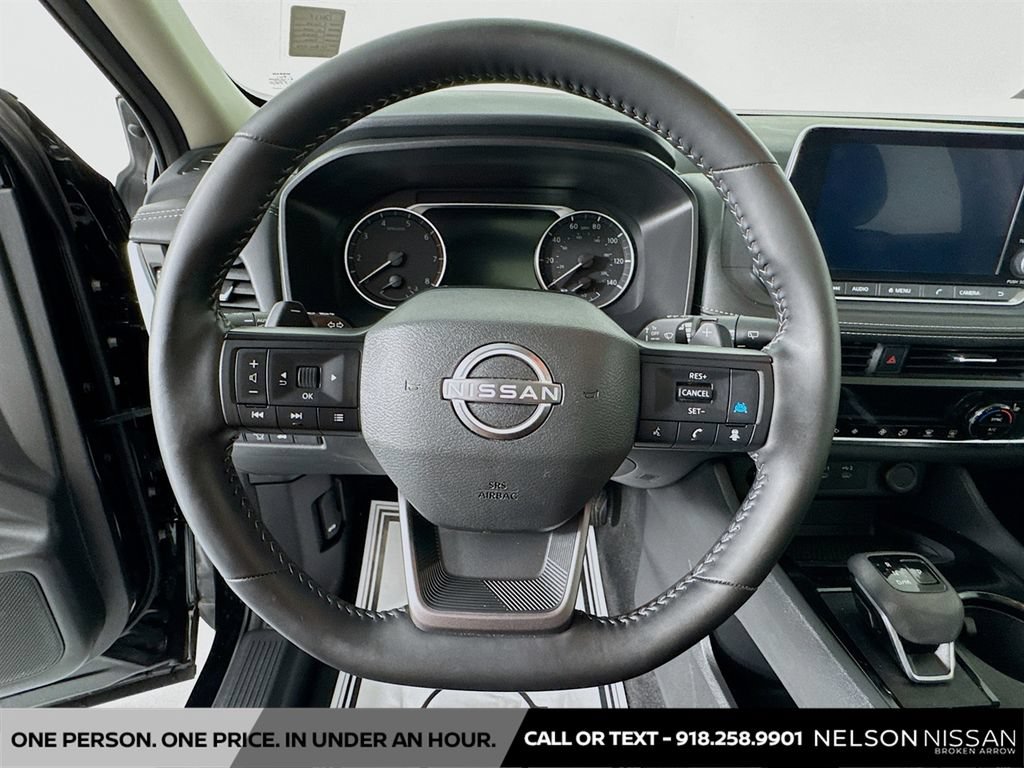 Certified 2025 Nissan Rogue SV w/ SV Premium Package FWD image 11