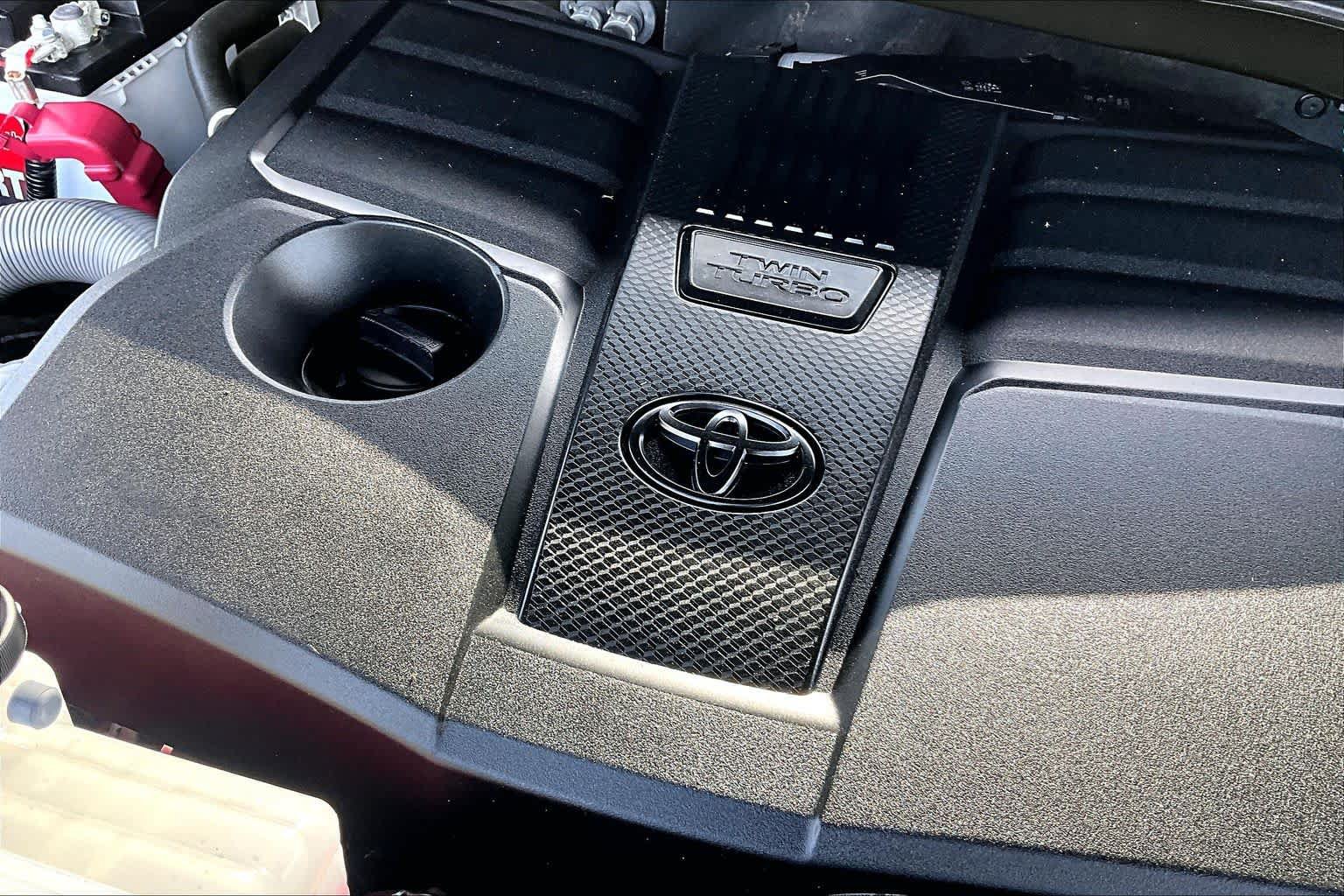 Used 2024 Toyota Tundra Limited AWD/4WD image 33