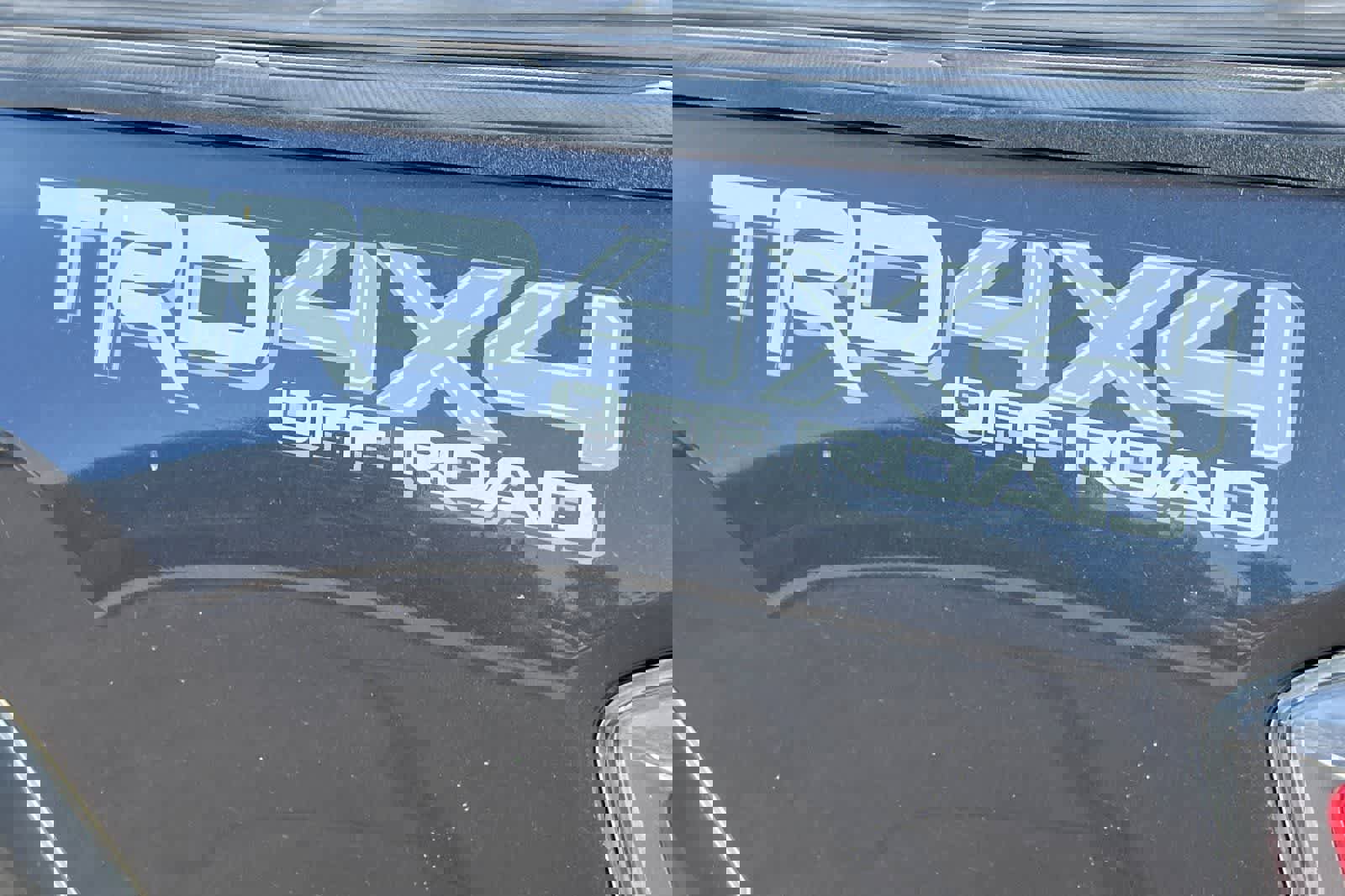 Used 2020 Toyota Tacoma TRD Off-Road w/ Technology Package image 13