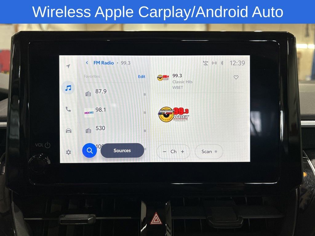 Used 2024 Toyota Corolla LE FWD image 4