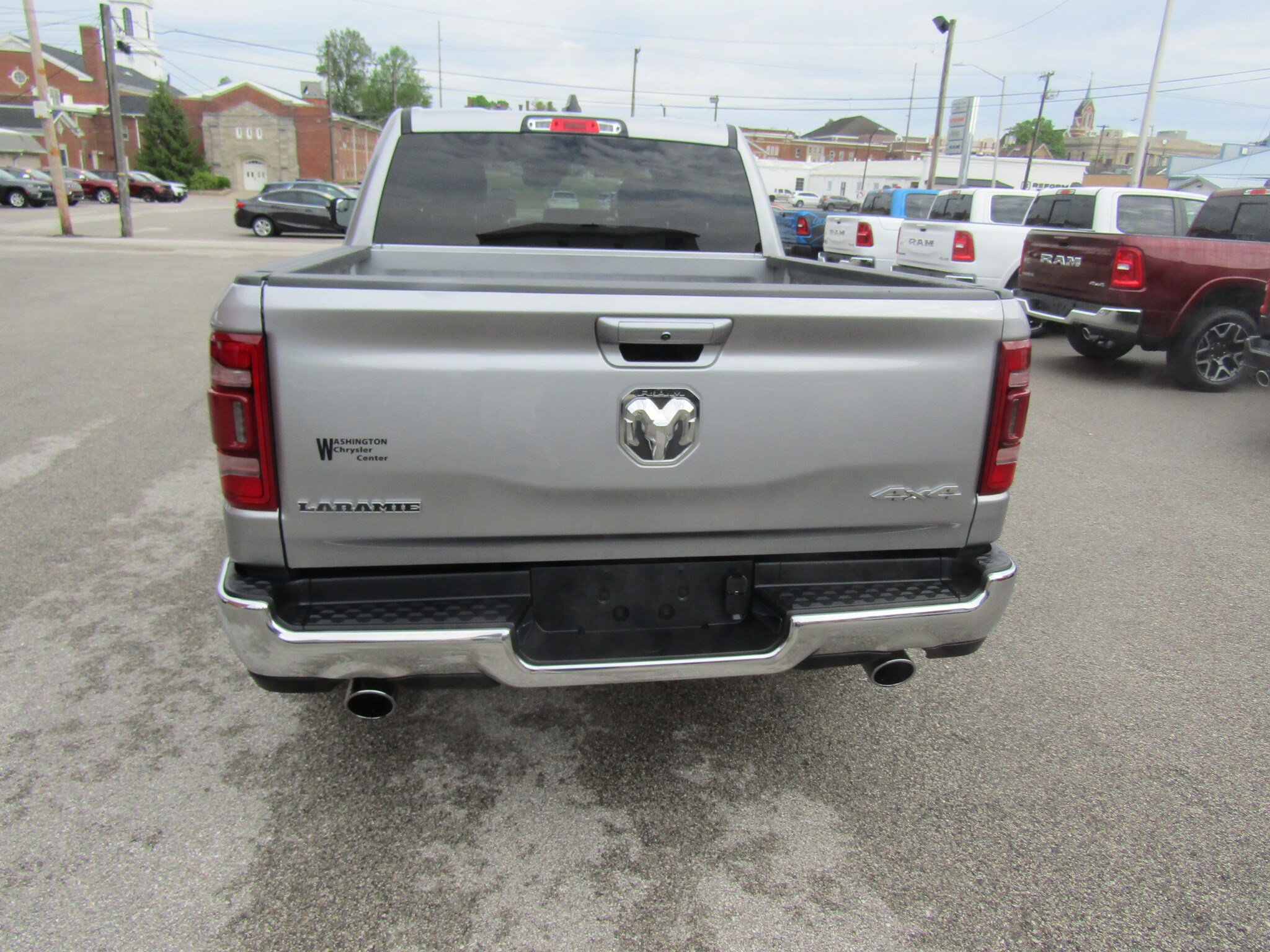 Used 2024 RAM 1500 Laramie AWD/4WD image 4