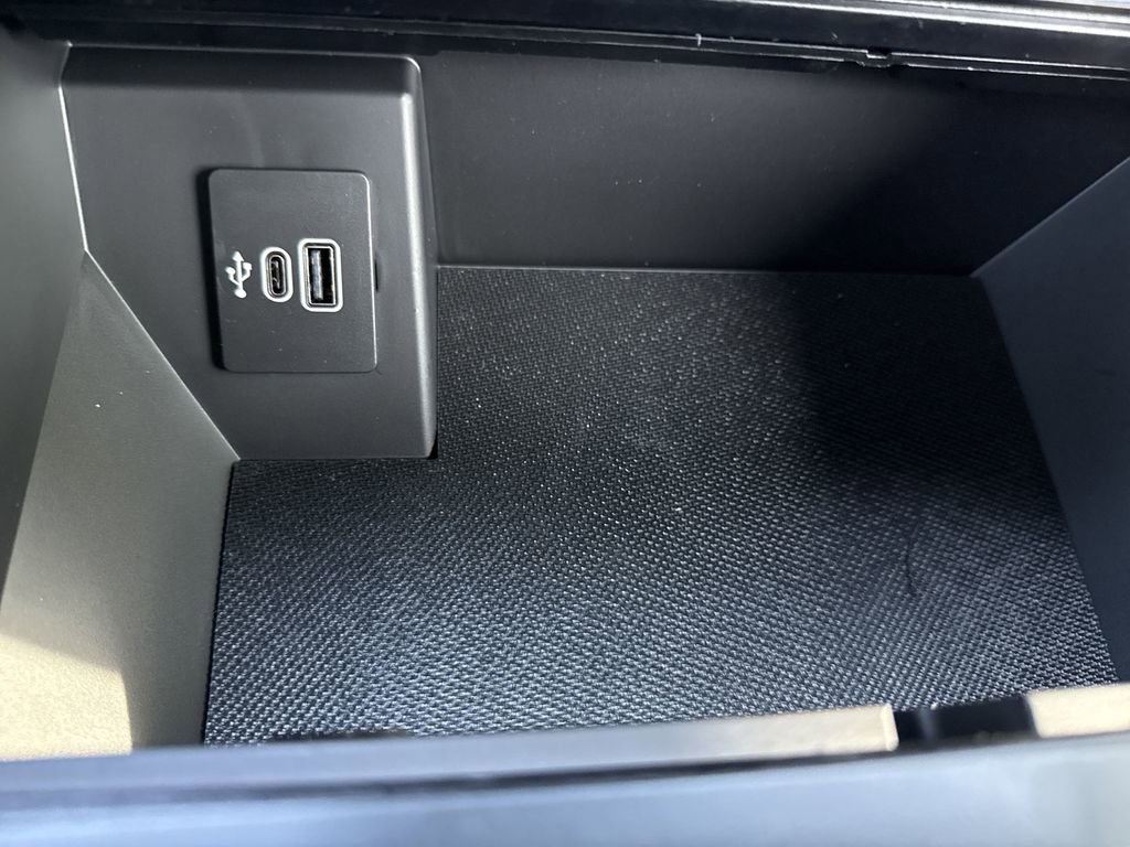 New 2025 Ford F150 Lariat w/ Equipment Group 501A Mid image 37