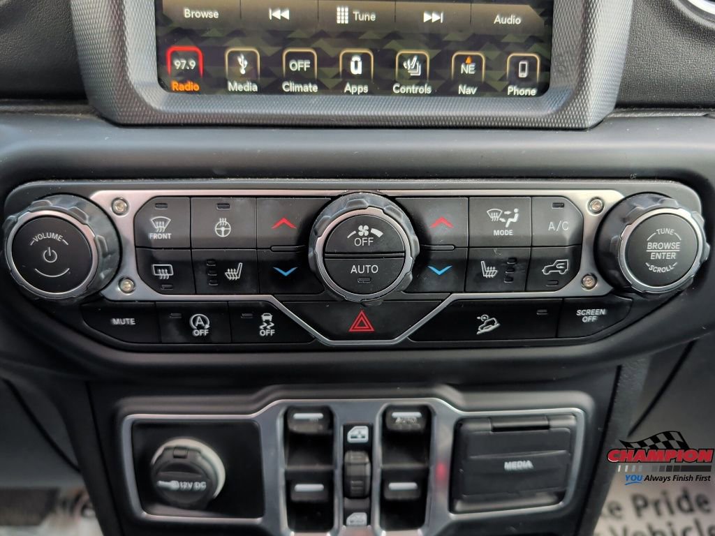 Used 2018 Jeep Wrangler Unlimited Sahara image 22