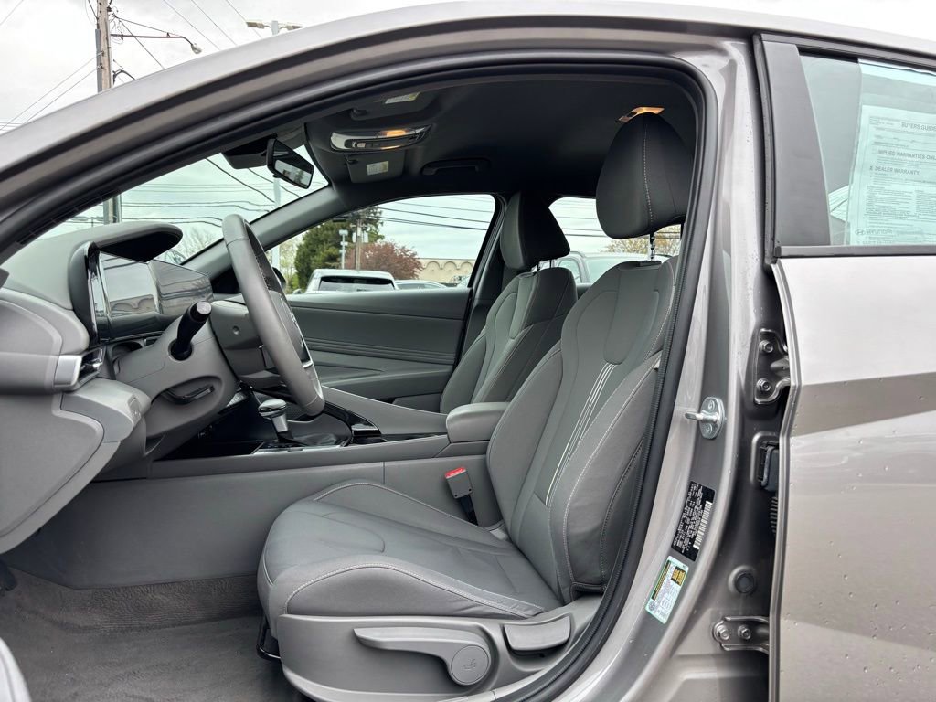 Used 2023 Hyundai Elantra SEL w/ Convenience Package FWD image 16