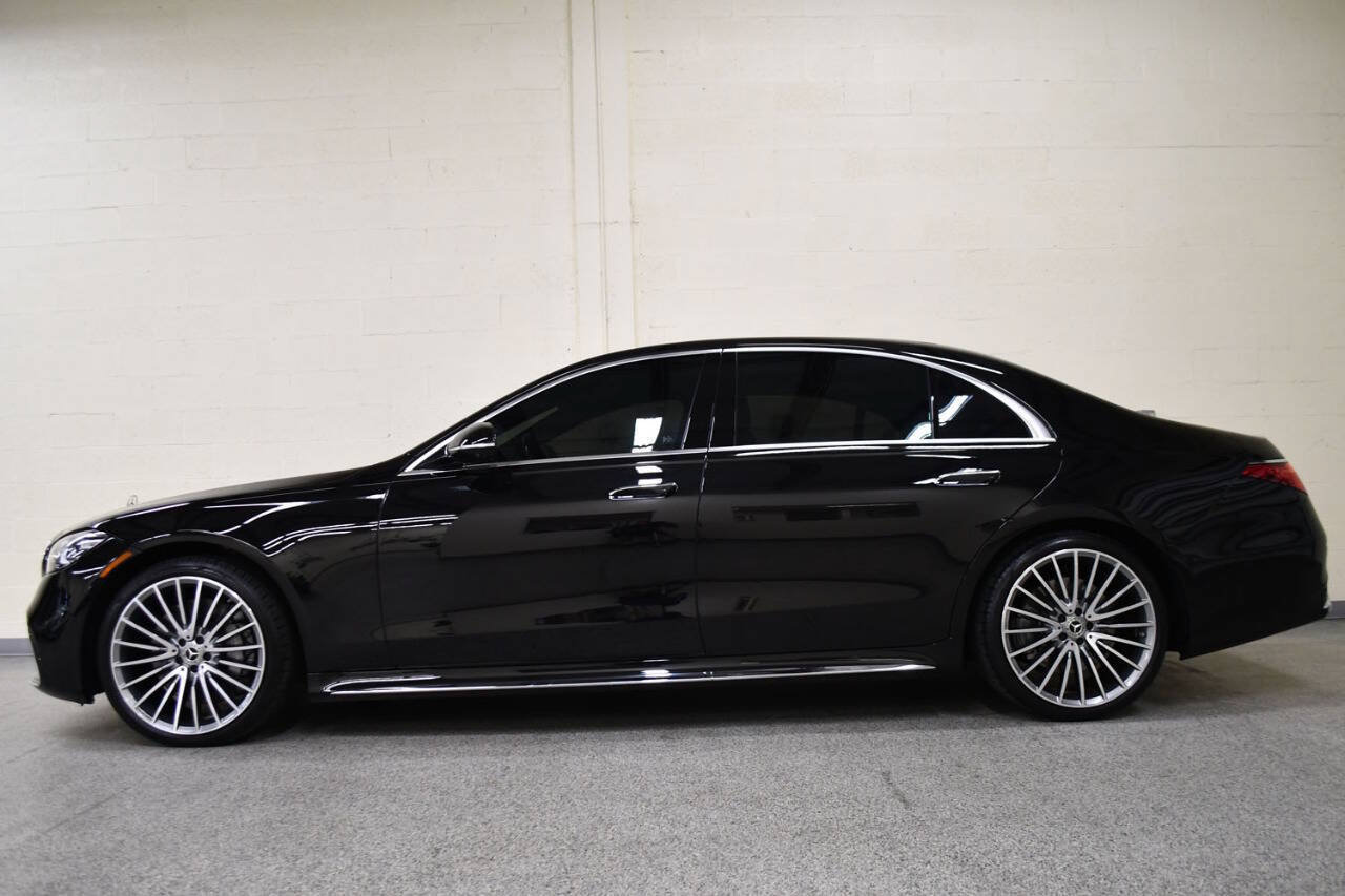Used 2023 Mercedes-Benz S 580 4MATIC Sedan image 3