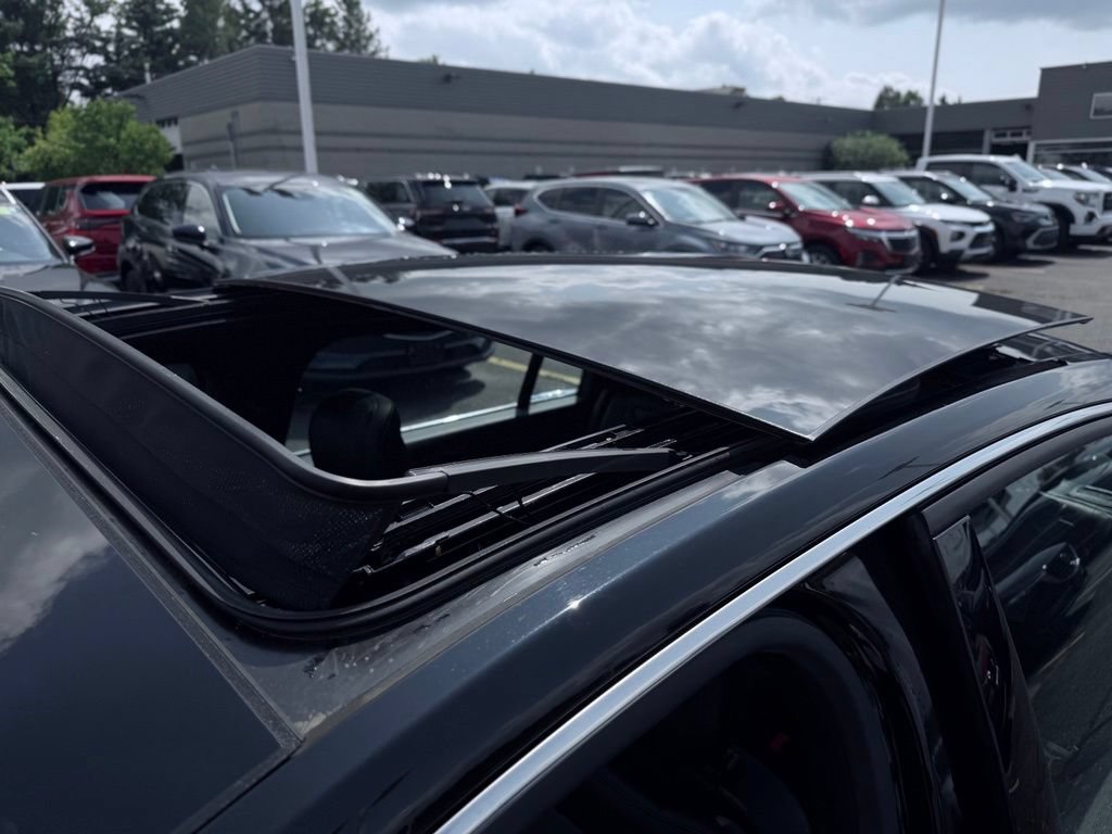 Used 2017 Lincoln Continental Select w/ Climate Package AWD/4WD image 11