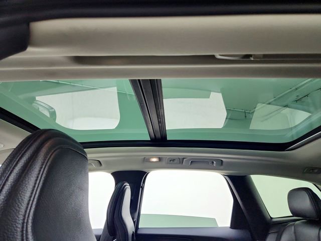 Certified 2023 Volvo XC60 B5 Plus w/ Climate Package image 18