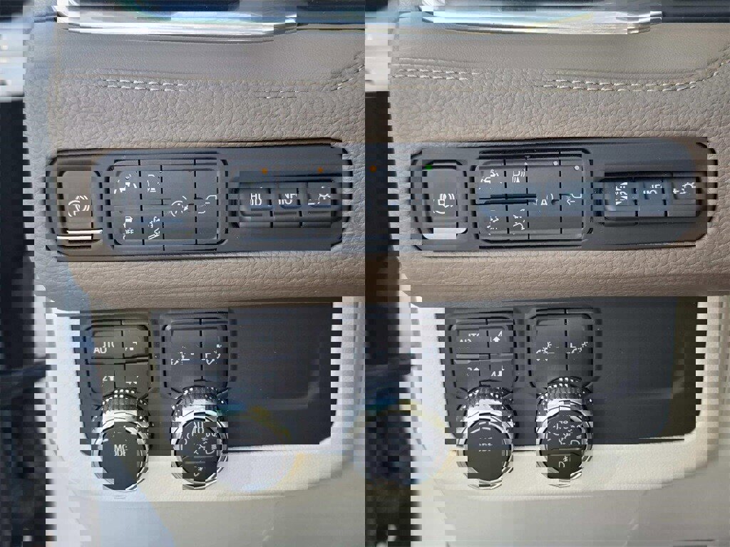 Used 2021 GMC Yukon Denali image 16