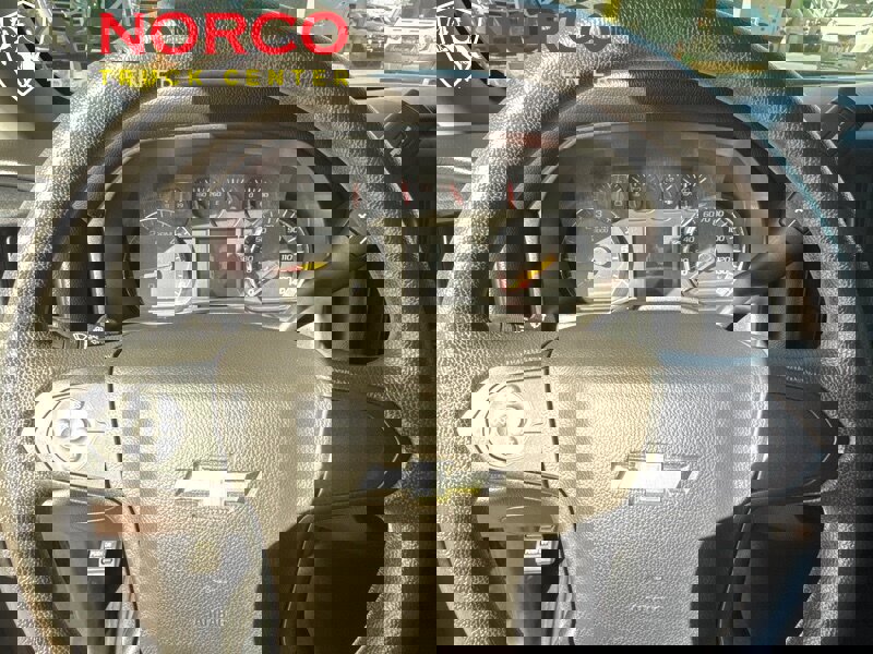 Used 2018 Chevrolet Silverado 1500 Custom image 18