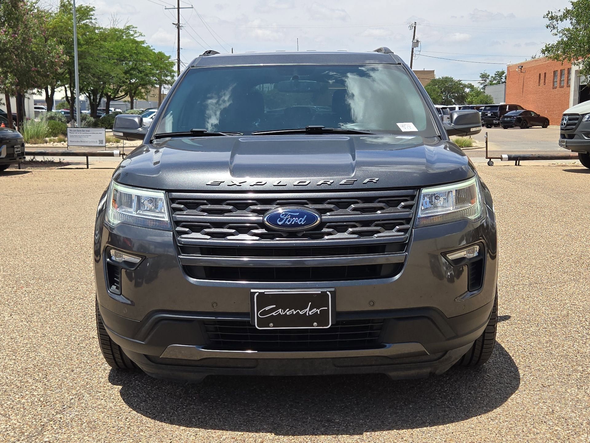 Used 2018 Ford Explorer XLT w/ Equipment Group 202A FWD image 10