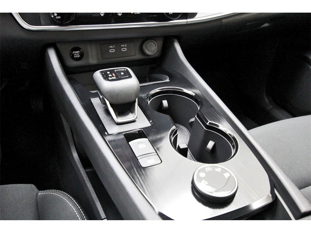 Used 2024 Nissan Rogue S image 24