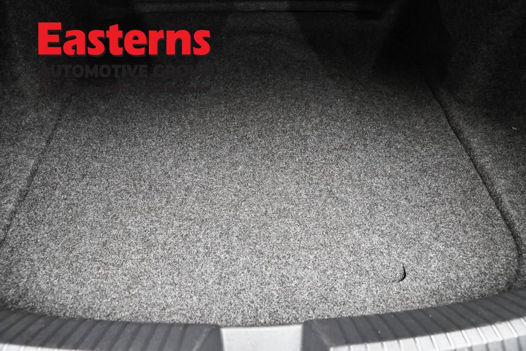 Used 2024 Volkswagen Jetta SE image 9