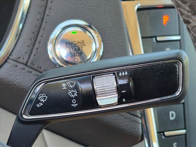 Used 2020 Lincoln Continental w/ Premium Package FWD image 11