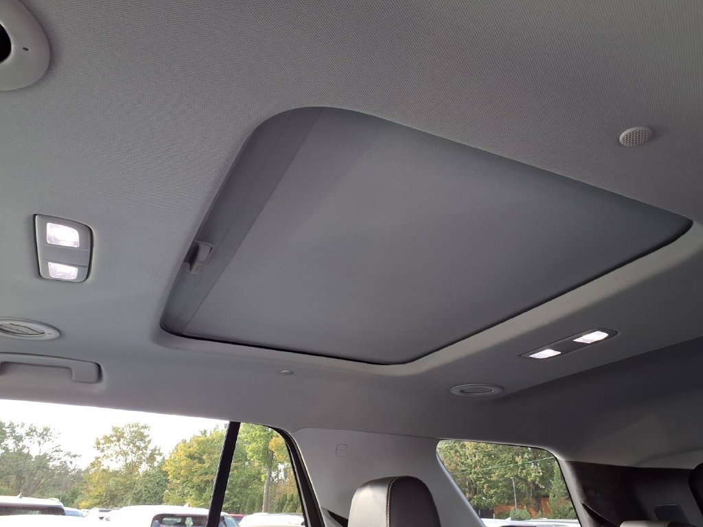 Used 2019 Chevrolet Traverse LT w/ LT Premium Package FWD image 30